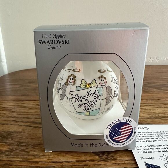 Heart Gifts by Teresa Inc. Hand Painted Ornament Expecting Parents To Be‎ - Picture 1 of 10